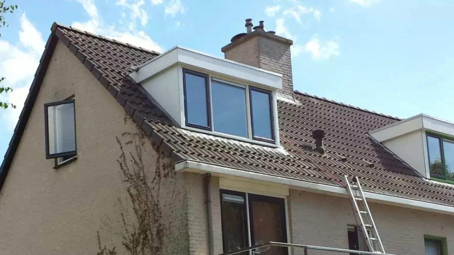 Professioneel dakkapel laten reinigen in Deventer door vakspecialist
