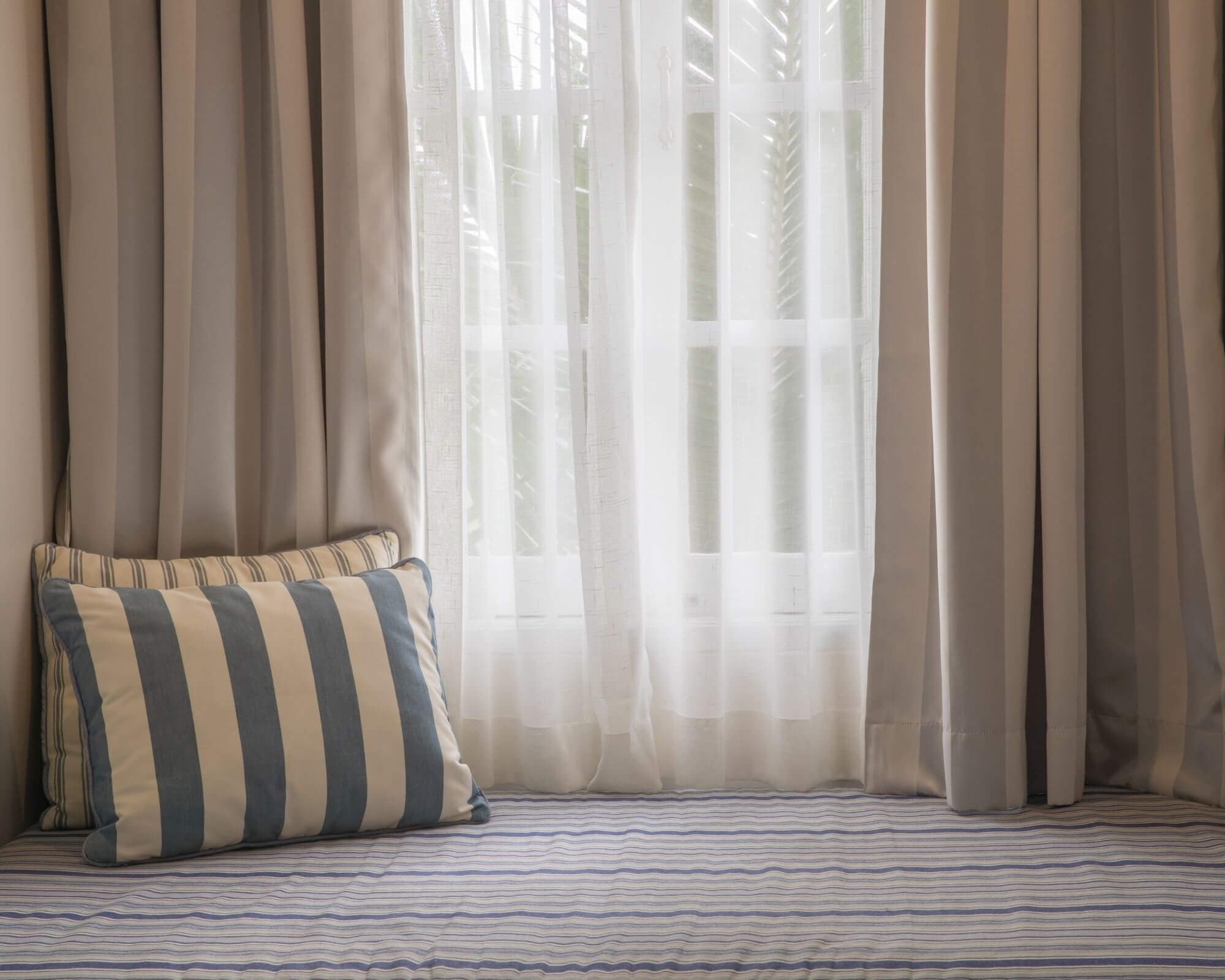 Schone, frisse gordijnen na professionele reiniging