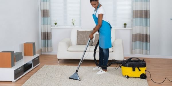 zelf tapijt reinigen met reinigingsmachine